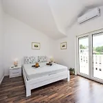 Apartment Villa Nonie By Interhome * Trogir