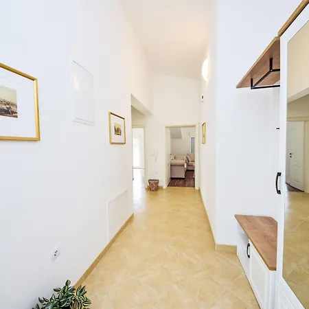 Apartment Apartment Villa Nonie By Interhome Trogir