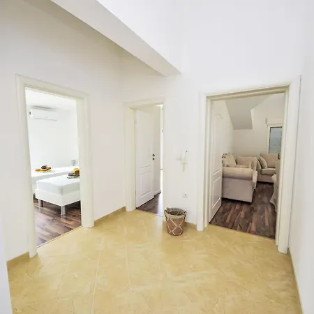 Apartment Nonie By Interhome