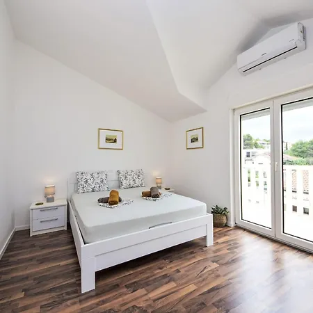 Nonie By Interhome * Trogir